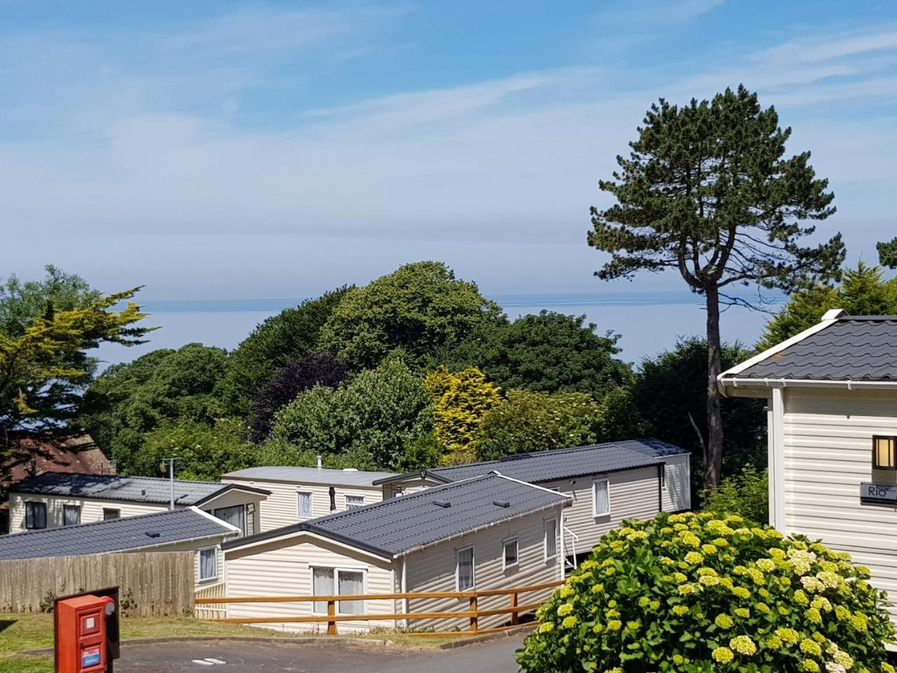 Combe Martin Beach Holiday Park Hotel Exterior photo